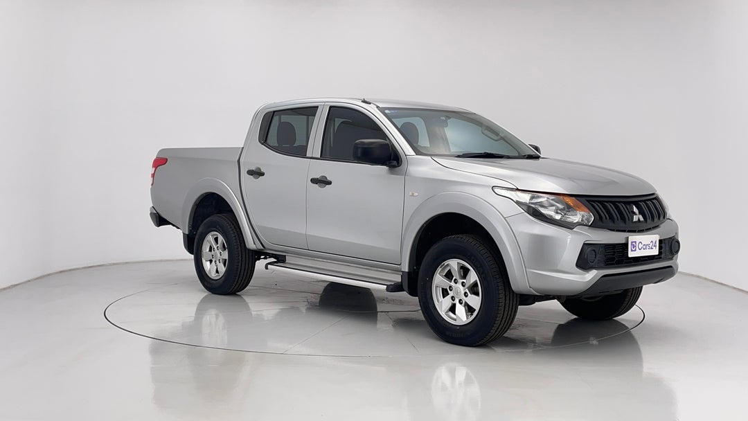 2016 Mitsubishi Triton Glx Plus (4x4), Manual, 146521 km, Right Front Diagonal (45- Degree) View