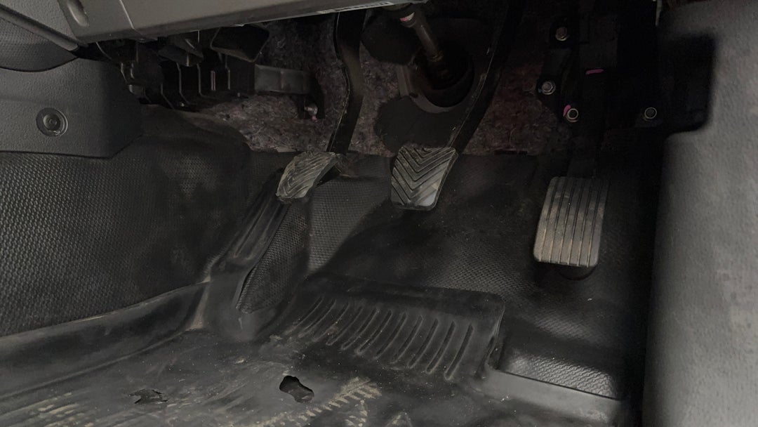 2016 Mitsubishi Triton Glx Plus (4x4), Manual, 146521 km, Pedals and Footmat