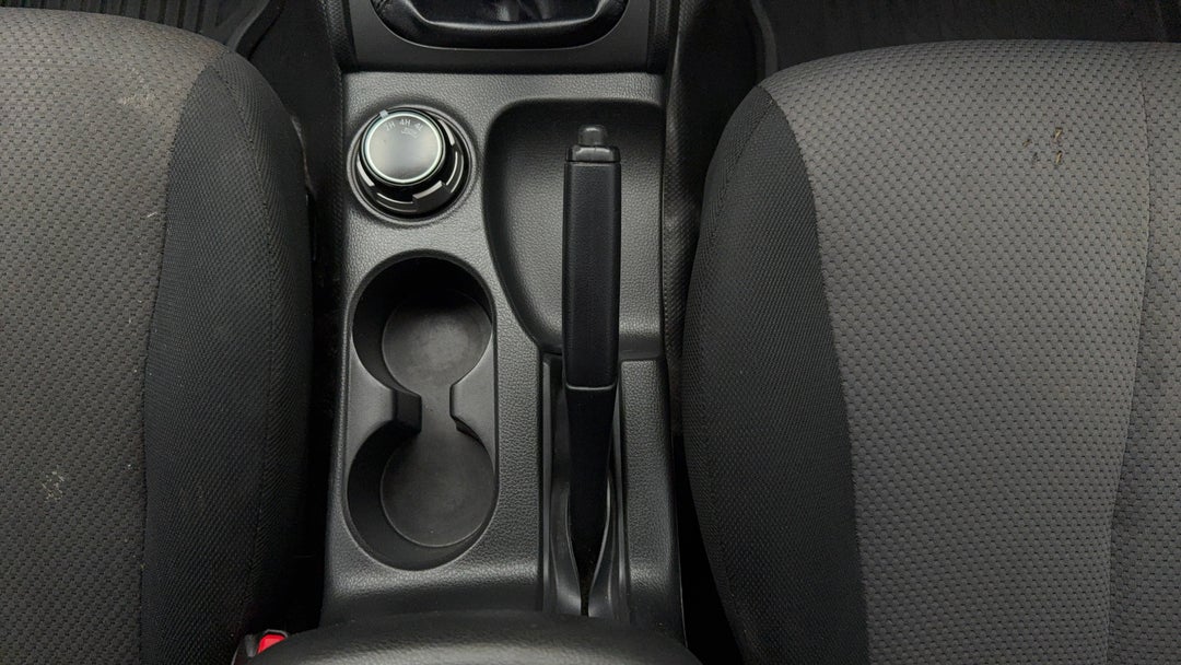 2016 Mitsubishi Triton Glx Plus (4x4), Manual, 146521 km, Handbrake