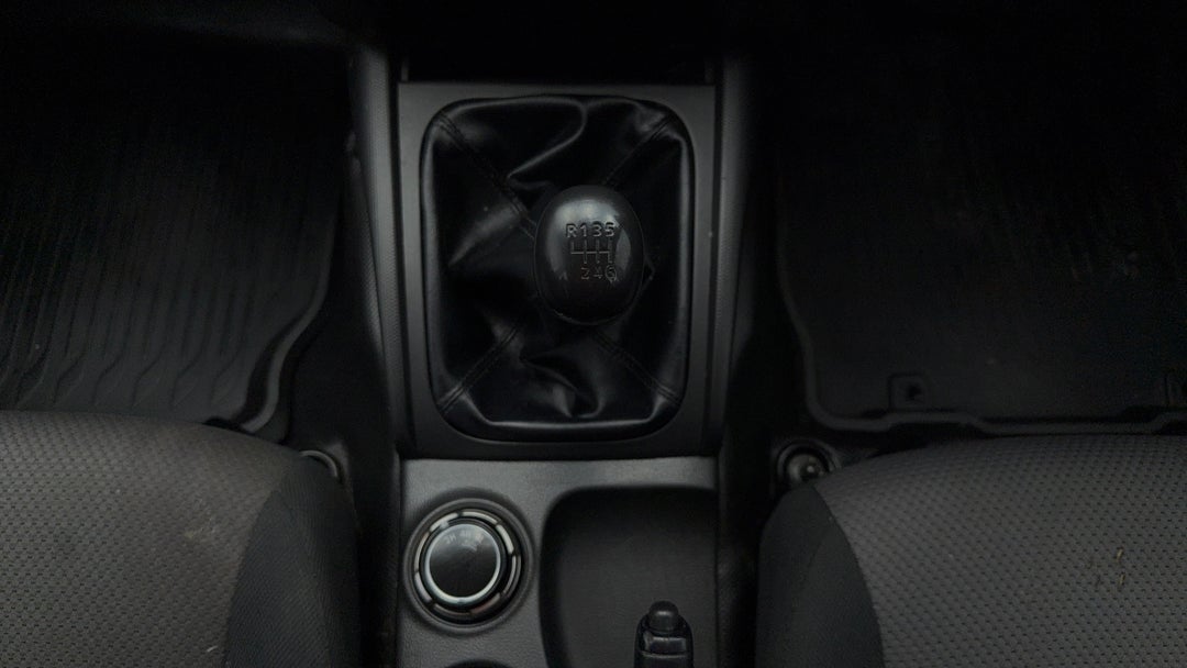 2016 Mitsubishi Triton Glx Plus (4x4), Manual, 146521 km, Gear Lever 