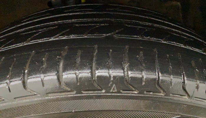 2016 Maruti Ertiga VXI CNG, CNG, Manual, 98,401 km, Left Rear Tyre Tread