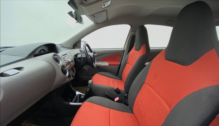 2011 Toyota Etios VX, Petrol, Manual, 50,588 km, Right Side Front Door Cabin
