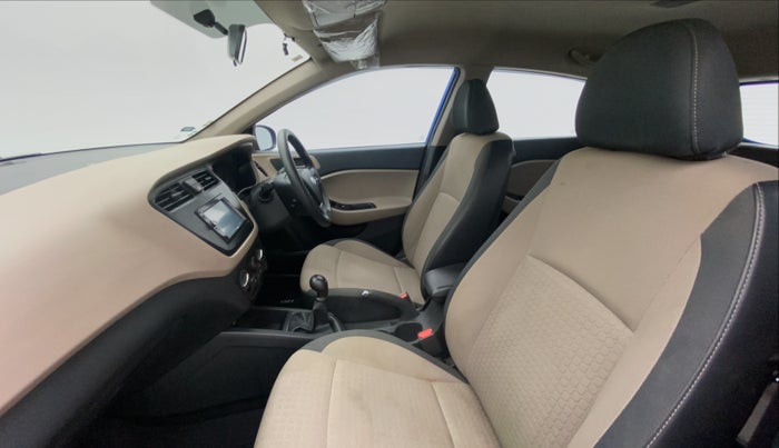 2017 Hyundai Elite i20 SPORTZ 1.2, Petrol, Manual, 44,388 km, Right Side Front Door Cabin