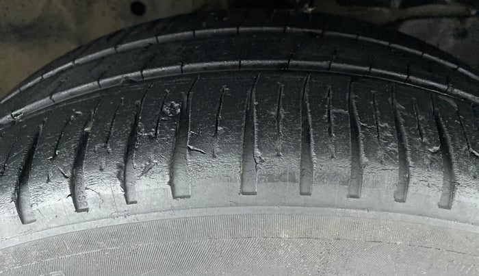 2014 Honda City VX MT PETROL, Petrol, Manual, 72,555 km, Left Front Tyre Tread