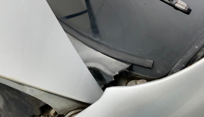 2013 Hyundai Santro Xing GL PLUS, CNG, Manual, 50,190 km, Bonnet (hood) - Cowl vent panel has minor damage