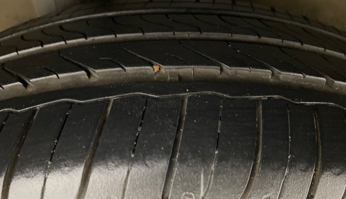 2016 Honda City SV MT PETROL, Petrol, Manual, 71,841 km, Right Rear Tyre Tread