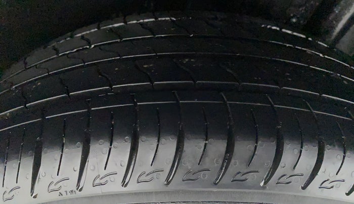 2021 Maruti Vitara Brezza LXI, Petrol, Manual, 5,091 km, Left Rear Tyre Tread