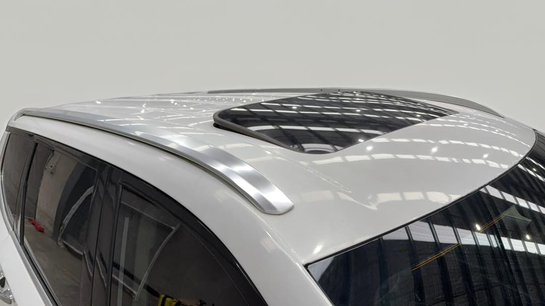 Roof/Sunroof View