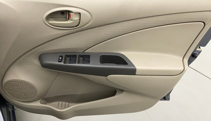 2014 Toyota Etios G, Petrol, Manual, 71,717 km, Driver Side Door Panels Control