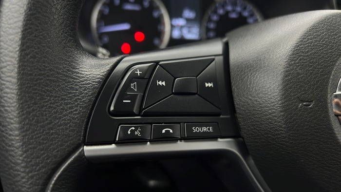 NISSAN KICKS-Drivers Control