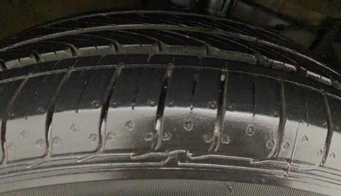 2017 Maruti Ertiga VXI CNG, CNG, Manual, 37,811 km, Right Rear Tyre Tread