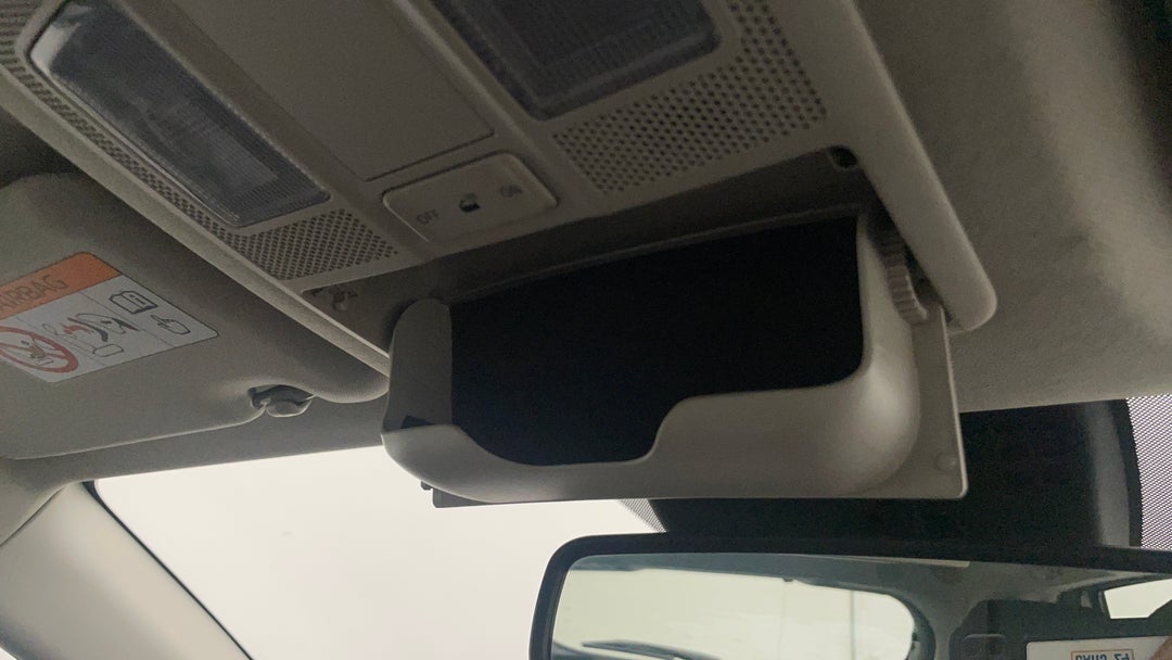 On-Roof Controls/Sunglass holder