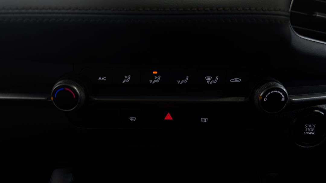 2025 Mazda 3 G20 Pure, Automatic, 9115 km, Utility Switches/Buttons