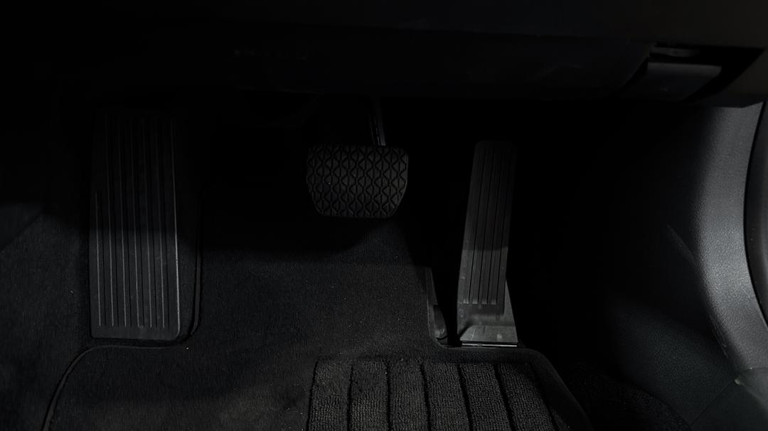 2025 Mazda 3 G20 Pure, Automatic, 9115 km, Pedals and Footmat