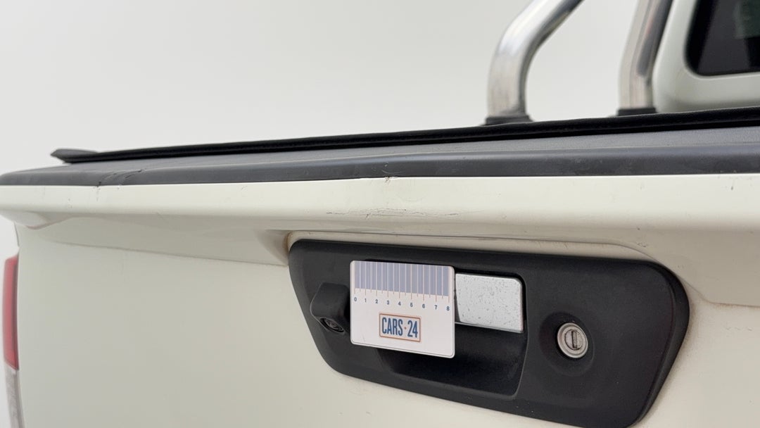 Boot / Tailgate Tailgate Scratch