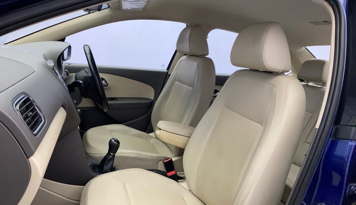 2014 Volkswagen Vento HIGHLINE 1.6 MPI, Petrol, Manual, 71,053 km, Right Side Front Door Cabin