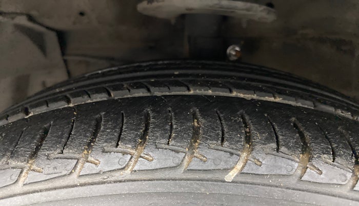 2018 Maruti Ciaz ALPHA  AT 1.4  PETROL, Petrol, Automatic, 95,610 km, Left Front Tyre Tread