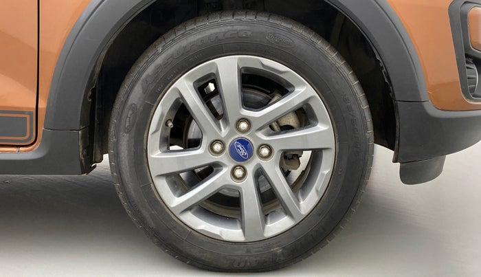 2018 Ford FREESTYLE TITANIUM PLUS 1.2 PETROL, Petrol, Manual, 32,473 km, Right Front Wheel