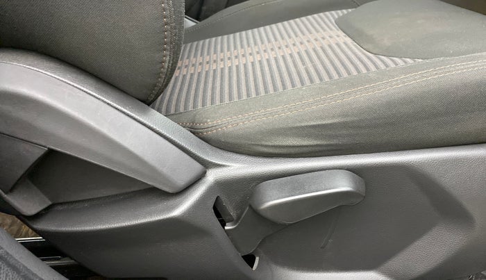 2018 Ford FREESTYLE TITANIUM PLUS 1.2 PETROL, Petrol, Manual, 32,473 km, Driver Side Adjustment Panel