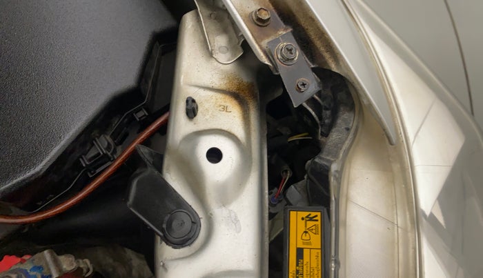 2013 Toyota Corolla Altis GL PETROL, Petrol, Manual, 70,812 km, Left headlight - Clamp has minor damage