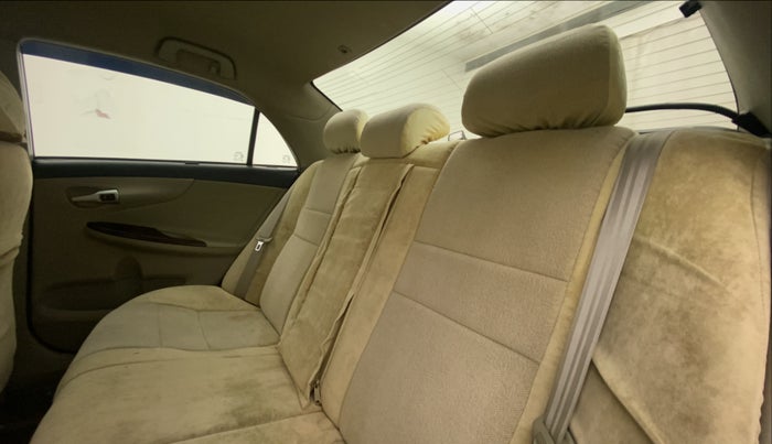 2013 Toyota Corolla Altis GL PETROL, Petrol, Manual, 70,812 km, Right Side Rear Door Cabin