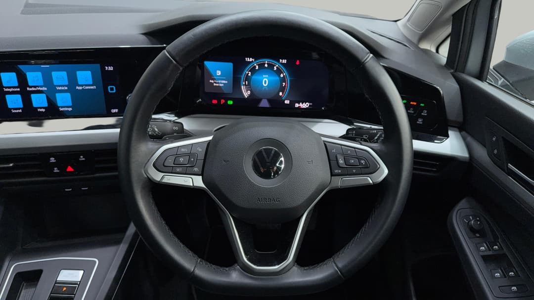 2021 Volkswagen Golf 110tsi, Automatic, 44124 km, Steering Wheel Close-up
