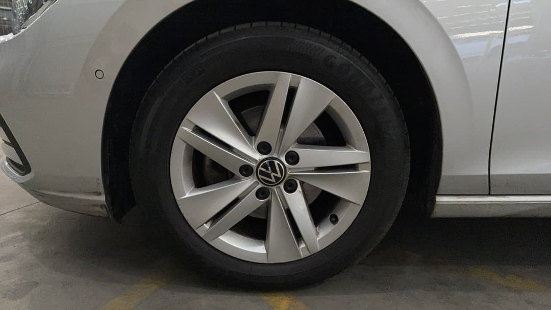 2021 Volkswagen Golf 110tsi, Automatic, 44124 km, Left Front Wheel