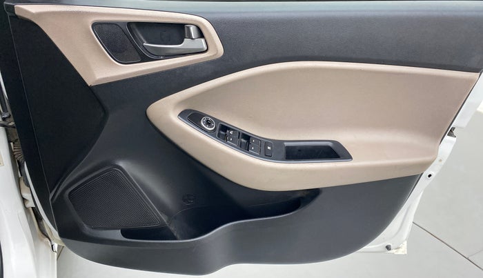 2014 Hyundai Elite i20 MAGNA 1.2, Petrol, Manual, 67,856 km, Driver Side Door Panels Control