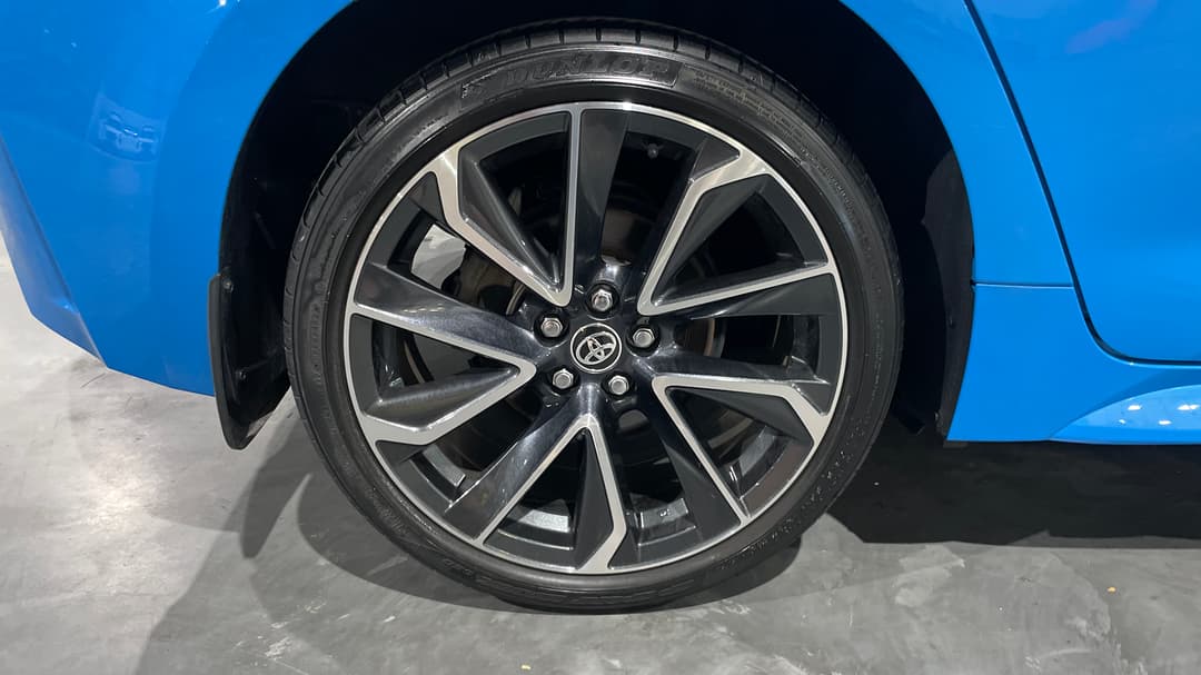 2021 Toyota Corolla Zr, Automatic, 46097 km, Right Rear Wheel