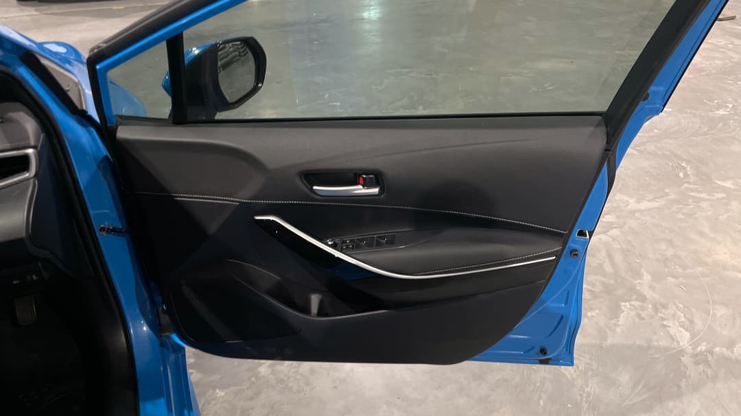 2021 Toyota Corolla Zr, Automatic, 46097 km, Speaker View