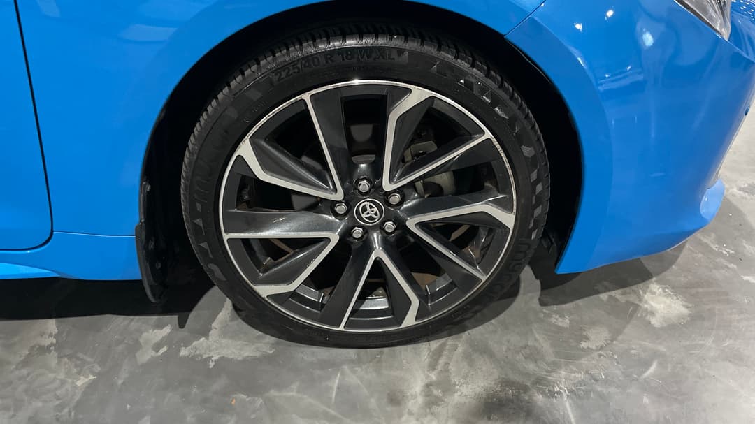 2021 Toyota Corolla Zr, Automatic, 46097 km, Right Front Wheel