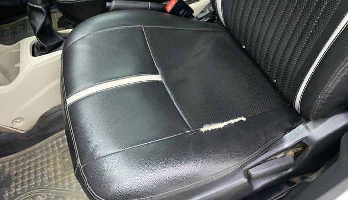 2019 Maruti Alto LXI CNG, CNG, Manual, 75,289 km, Front left seat (passenger seat) - Cover slightly torn