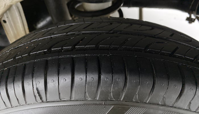 2019 Maruti Alto LXI CNG, CNG, Manual, 75,289 km, Left Rear Tyre Tread