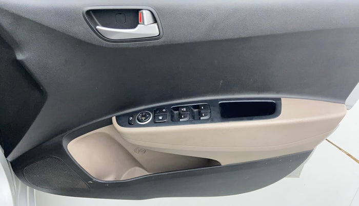 2015 Hyundai Xcent SX AT 1.2 (O), Petrol, Automatic, 52,881 km, Driver Side Door Panels Control