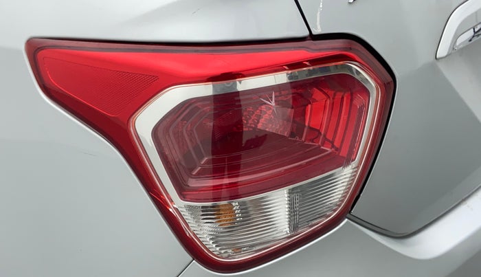 2015 Hyundai Xcent SX AT 1.2 (O), Petrol, Automatic, 52,881 km, Left tail light - Minor damage