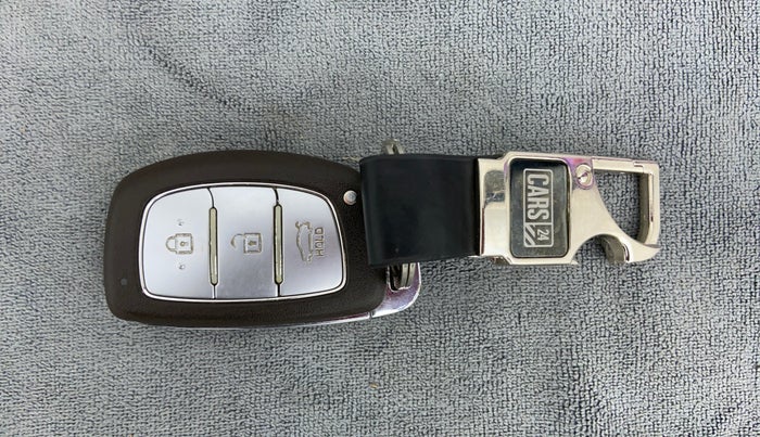 2015 Hyundai Xcent SX AT 1.2 (O), Petrol, Automatic, 52,881 km, Key Close Up