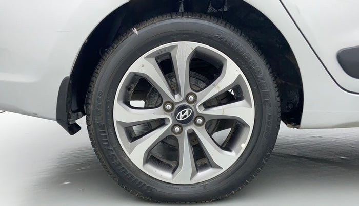 2015 Hyundai Xcent SX AT 1.2 (O), Petrol, Automatic, 52,881 km, Right Rear Wheel