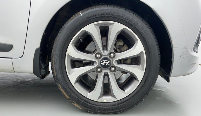 2015 Hyundai Xcent SX AT 1.2 (O), Petrol, Automatic, 52,881 km, Right Front Wheel