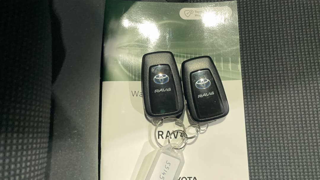 2022 Toyota RAV4 Gx (2WD) Hybrid, Automatic, 24671 km, Key Close-up