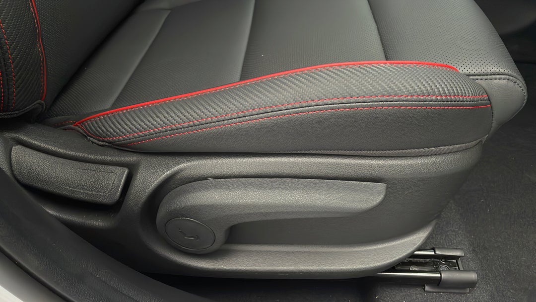 2020 Hyundai i30 N Line, Automatic, 19140 km, Drivers Side Adjustment Panel