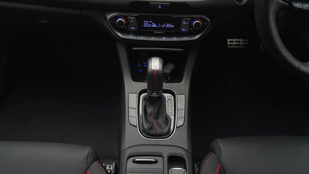 2020 Hyundai i30 N Line, Automatic, 19140 km, Gear Lever 