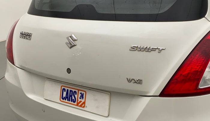 2015 Maruti Swift VXI, Petrol, Manual, 65,318 km, Dicky (Boot door) - Paint has minor damage