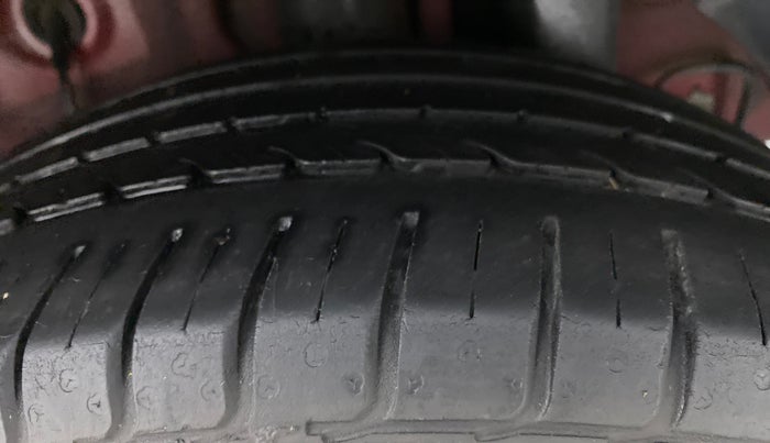 2017 Hyundai Elite i20 ASTA 1.2 DUAL TONE, Petrol, Manual, 38,685 km, Left Rear Tyre Tread