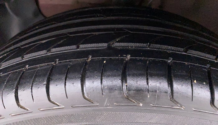 2018 Hyundai Elite i20 1.4 CRDI ASTA (O), Diesel, Manual, 51,428 km, Left Front Tyre Tread