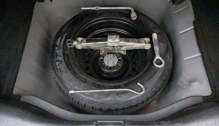2016 Honda Jazz VX  1.2, Petrol, Manual, 32,078 km, Spare Tyre