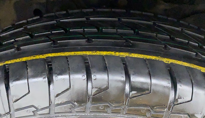 2016 Honda Jazz VX  1.2, Petrol, Manual, 32,078 km, Right Front Tyre Tread