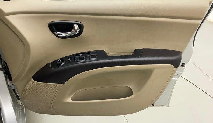 2013 Hyundai i10 SPORTZ 1.2 AT, Petrol, Automatic, 48,652 km, Driver Side Door Panels Control