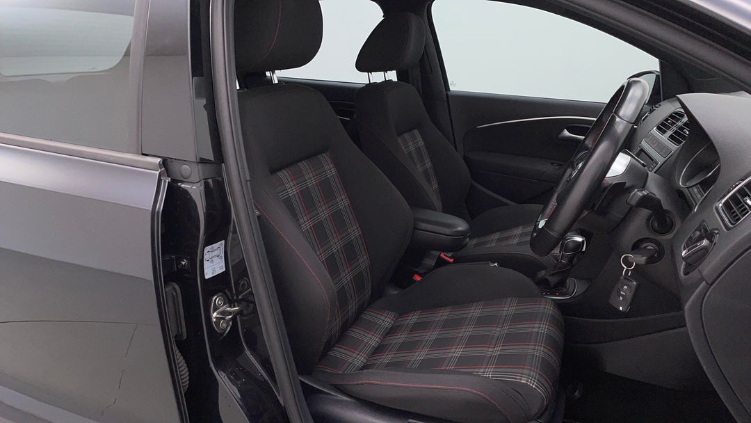 2017 Volkswagen Polo Gti, Automatic, 102754 km, Right Side Front Door Cabin View