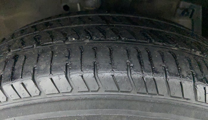 2012 Maruti Swift VDI, Diesel, Manual, 95,549 km, Right Front Tyre Tread