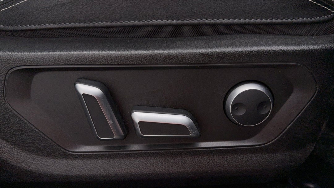 2024 GWM Haval H6 Ultra Hybrid, Automatic, 24379 km, Drivers Side Adjustment Panel